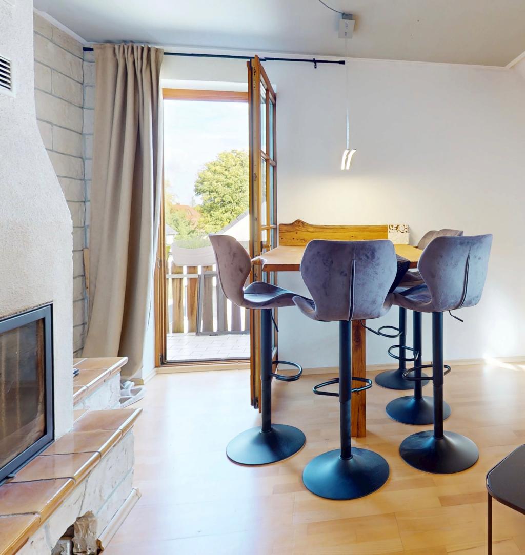 Essbereich Kamin Balkon