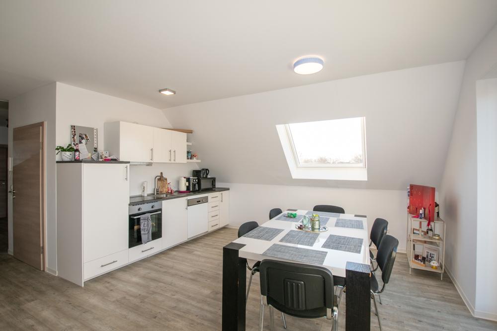 Blick auf den Koch - / Essbereich