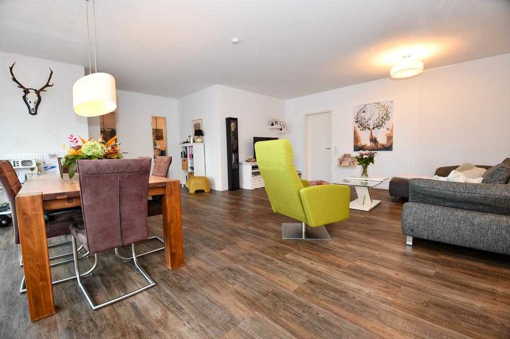 Ein Wohntraum über den Dächern der Stadt Friesoythe - Exclusives Penthouse mit Einbauküche und Sauna - Photo 2