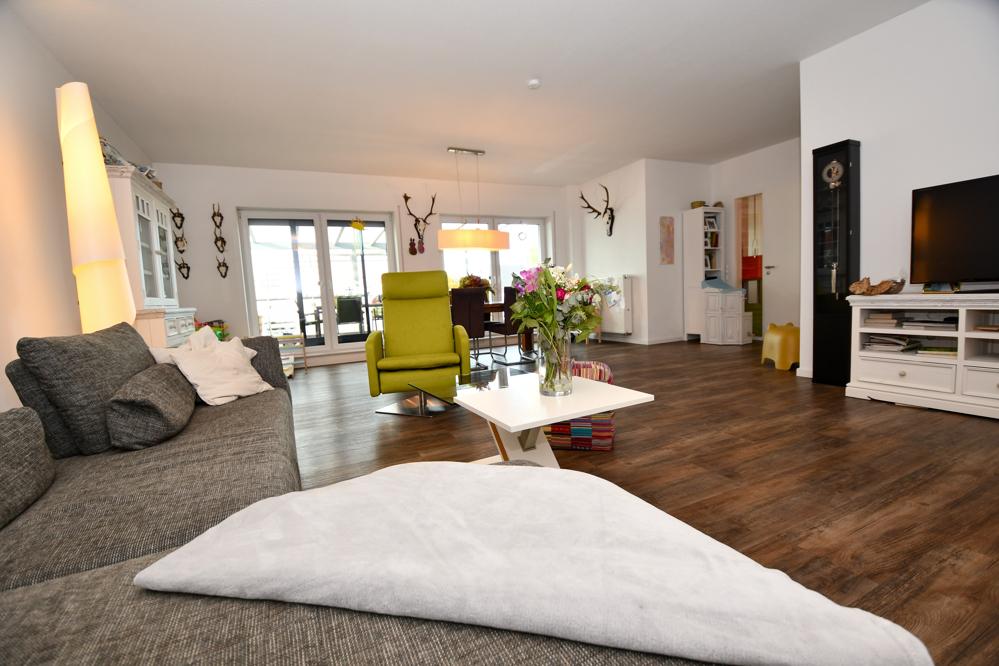 Ein Wohntraum über den Dächern der Stadt Friesoythe - Exclusives Penthouse mit Einbauküche und Sauna - Photo 3