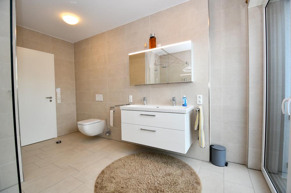 Wohlfühlen im Herzen von Friesoythe - Moderne Wohnung mit Balkon, Einbauküche und PKW-Stellplatz - Photo 5