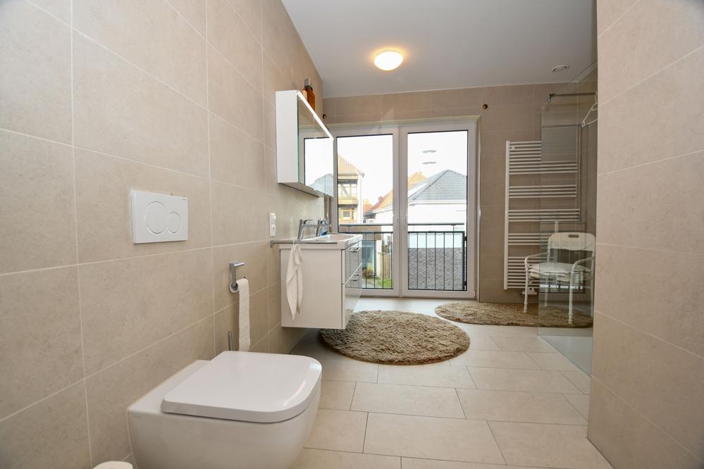 Wohlfühlen im Herzen von Friesoythe - Moderne Wohnung mit Balkon, Einbauküche und PKW-Stellplatz - Photo 4