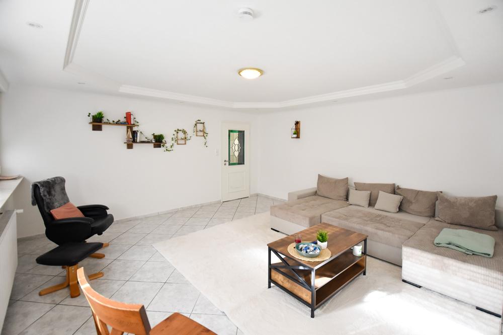 Großzügige 130 m² Dachgeschosswohnung mit Einbauküche in Neuvrees - ideal für Paare - Foto 1