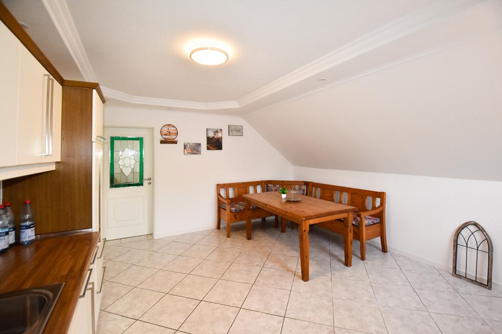 Großzügige 130 m² Dachgeschosswohnung mit Einbauküche in Neuvrees - ideal für Paare - Foto 3