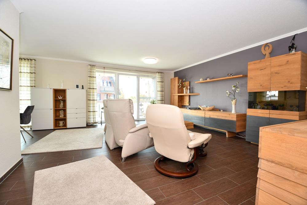 Modernes Wohnen mit Komfort - Attraktive Mietwohnung mit Balkon und Einbauküche in der Stadt Friesoythe - Photo 2