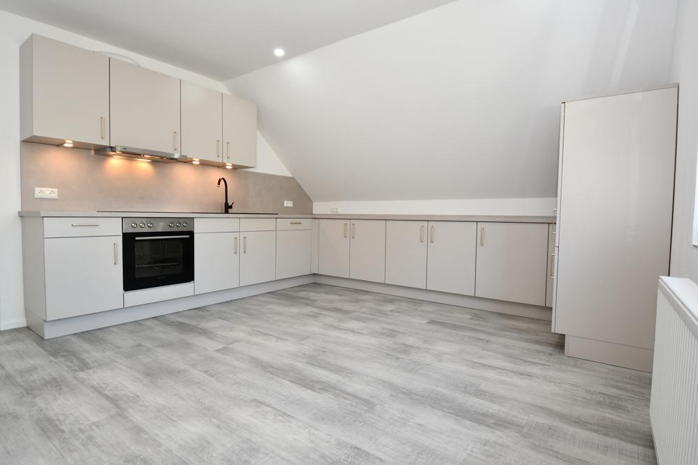 Großzügig Wohnen mit Dachterrasse - attraktive Dachgeschosswohnung mit Einbauküche in Gehlenberg - Foto 3