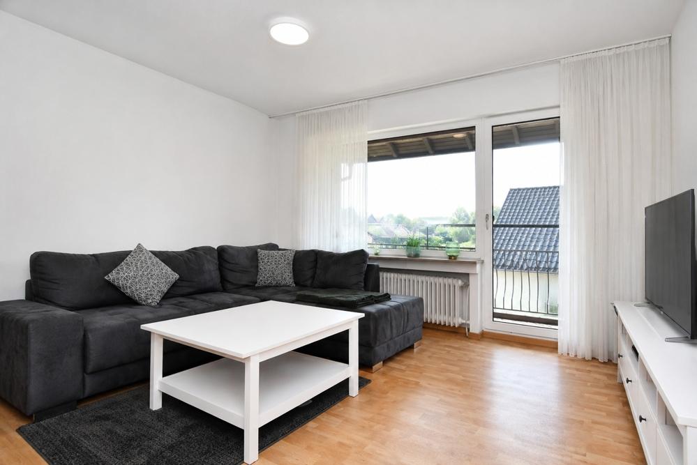 Gemütliche Dachgeschosswohnung mit Balkon in schöner Wohnlage in der Gemeinde Barßel - Photo 1
