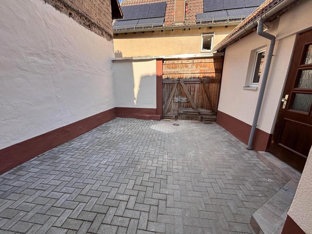 Umfassend renoviertes Fachwerkhaus mit Innenhof in Albersweiler - Photo 3