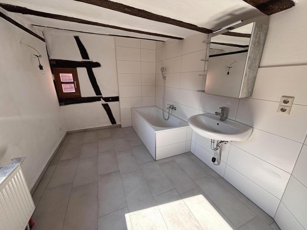 Umfassend renoviertes Fachwerkhaus mit Innenhof in Albersweiler - Photo 2
