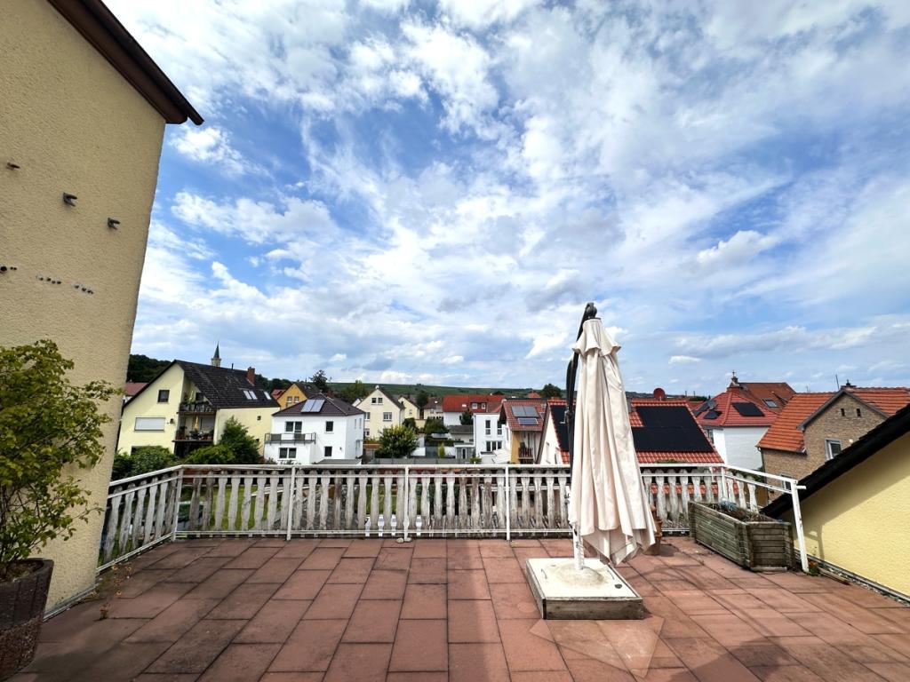 große Dachterrasse mit Ausblick
