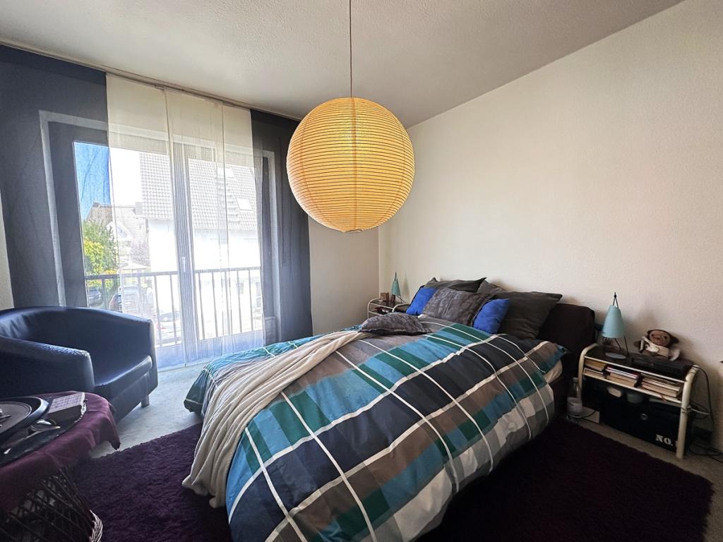 geräumiges Schlafzimmer