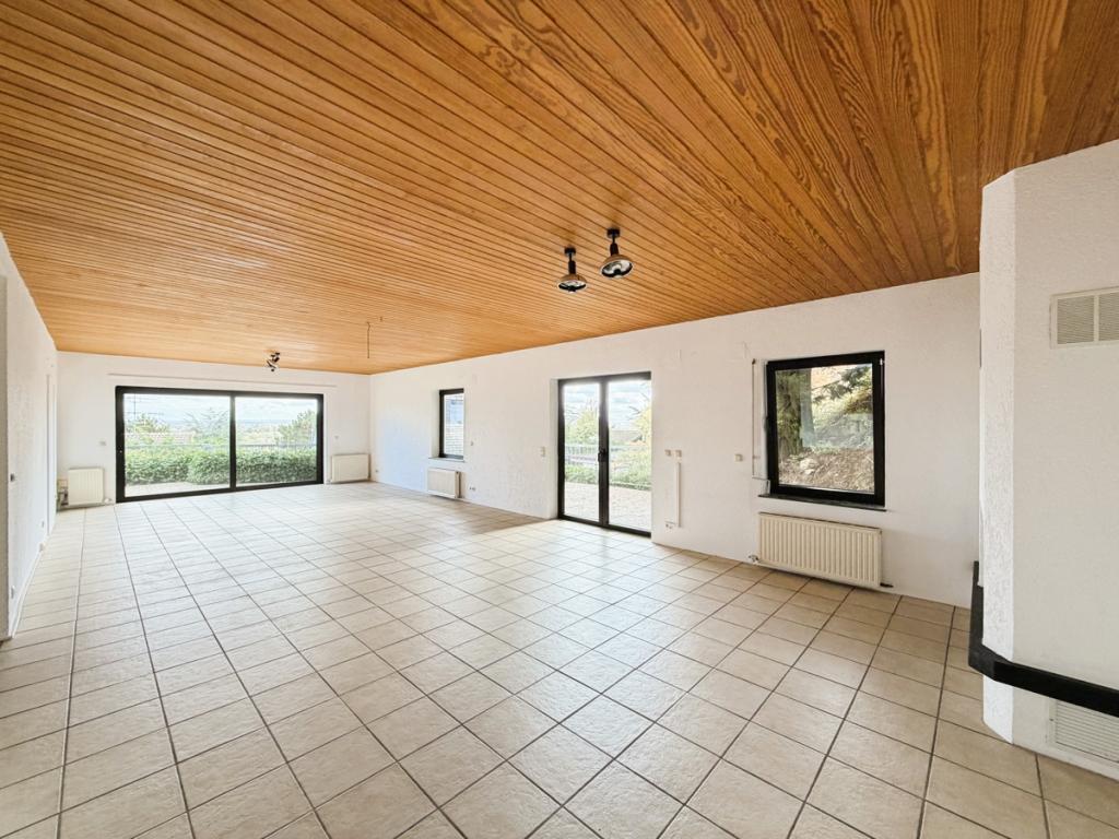 Sonniges 1,5-Zimmer-Apartment mit Kamin und Fernblick in Hanglage - Photo 1