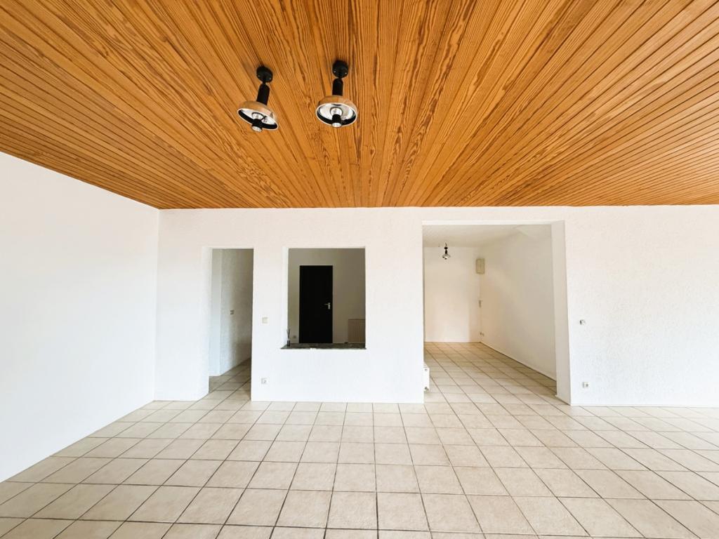 Sonniges 1,5-Zimmer-Apartment mit Kamin und Fernblick in Hanglage - Photo 3