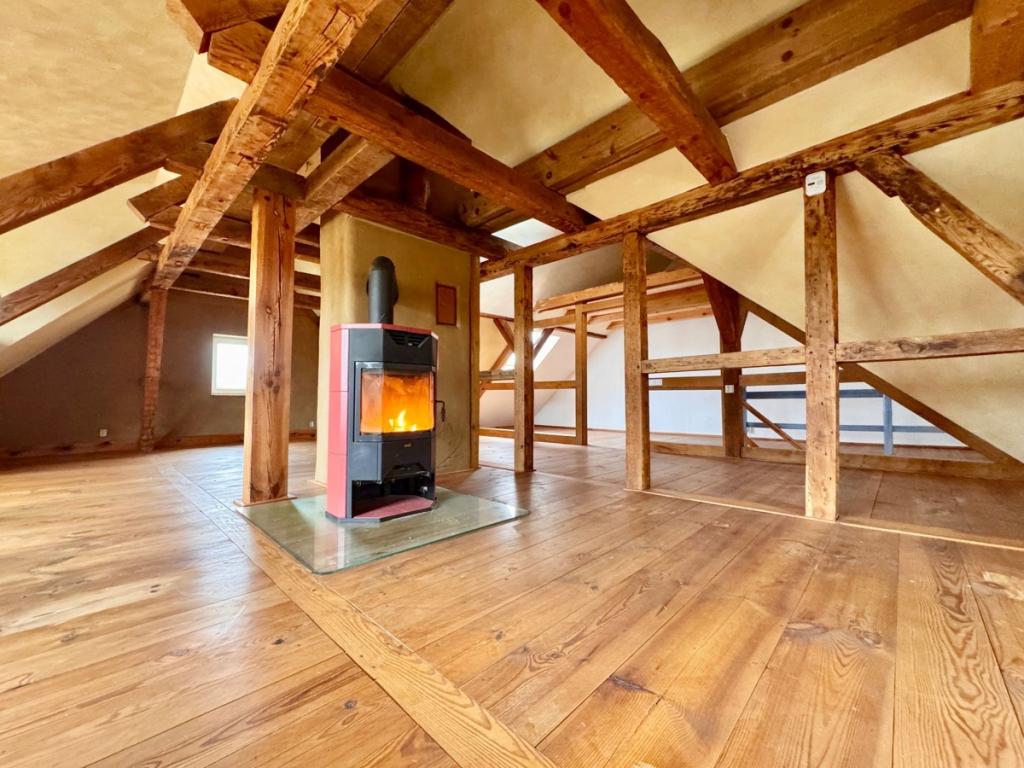 Dachgeschoss mit Kamin