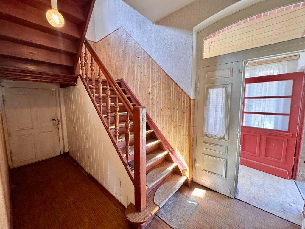 Treppe zum Obergeschoss