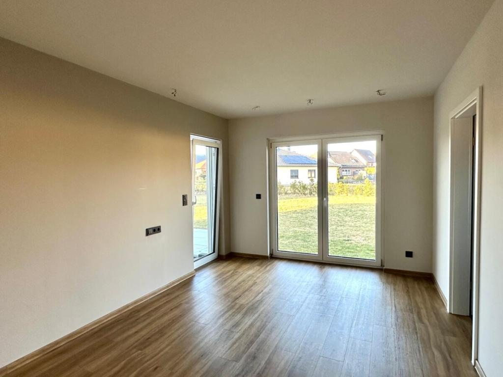 Jetzt Miete möglich! Winkelbungalow 5 km bis Neubrandenburg, Baujahr 2022, Doppelgarage, EBK,Carport - Foto 4