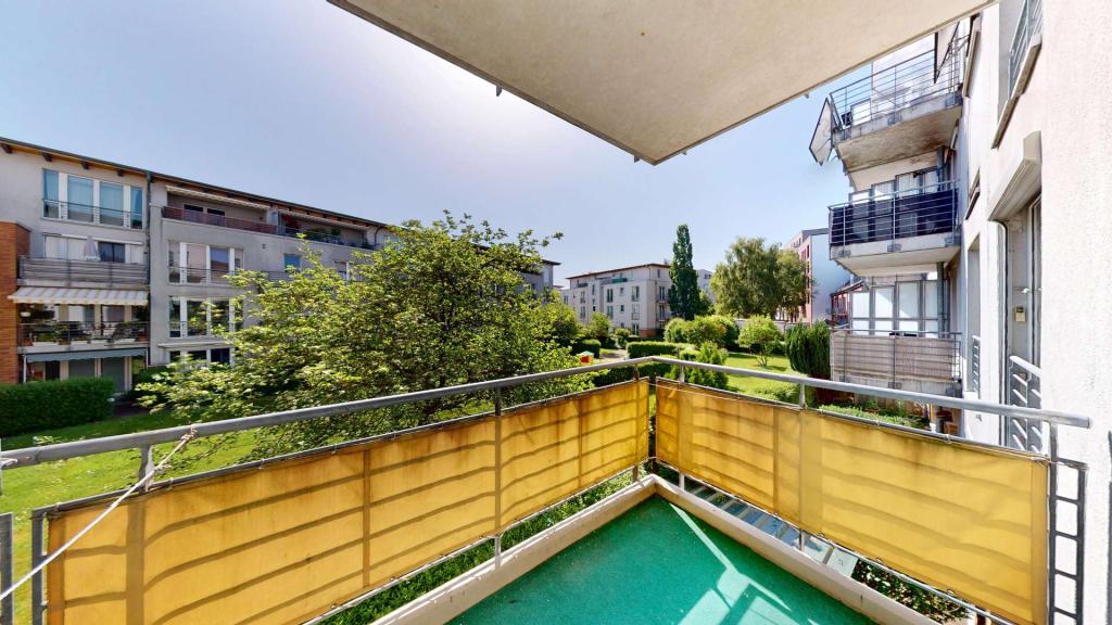Balkon & Tiefgarage: frisch renovierte 2-Zimmer Wohnung im Zentrum - Photo 5