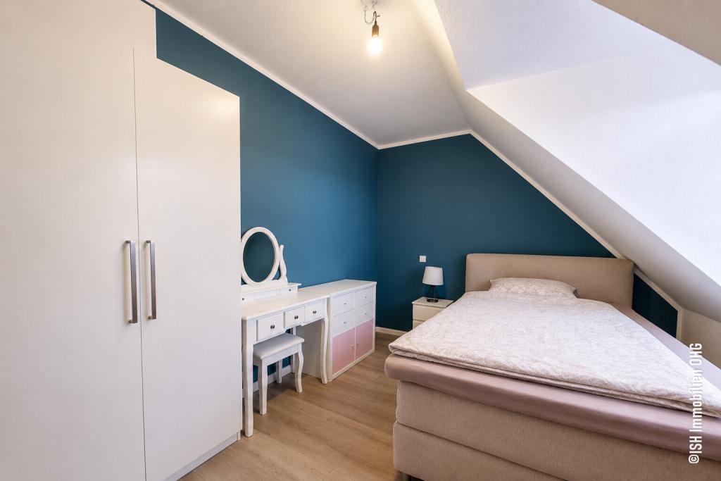 Stade-Campe: Helle 2-Zimmer-Dachgeschosswohnung mit Balkon an Single zu vermieten! - Photo 3