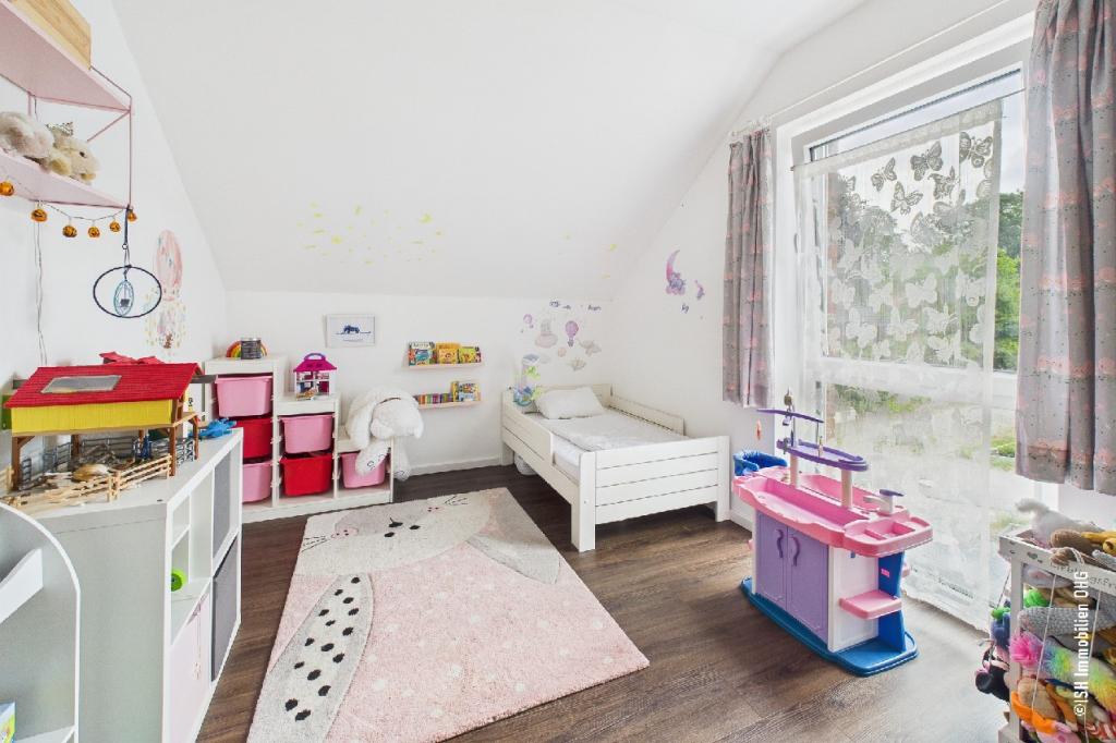 Kinderzimmer 2 möbliert 
