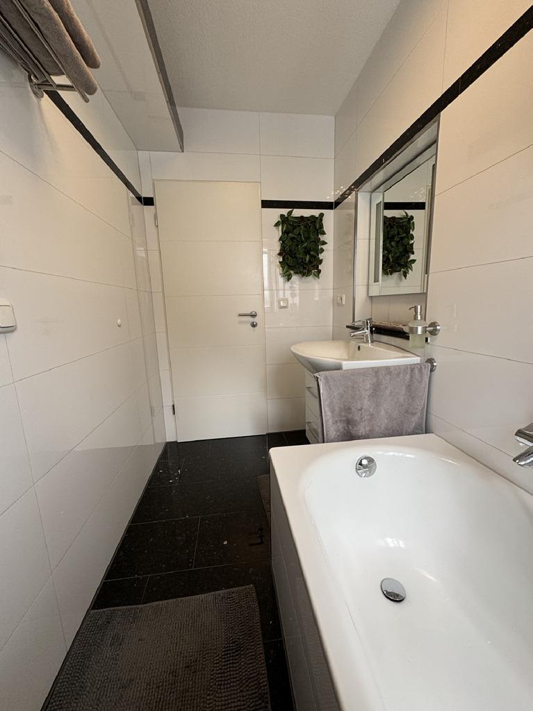Badezimmer 3.jpg