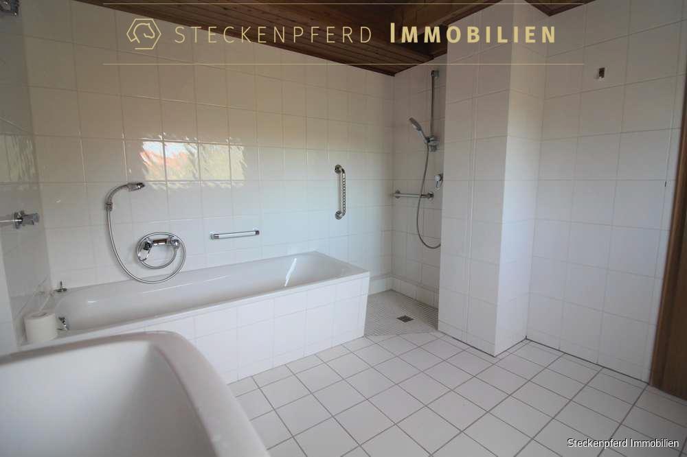 Badezimmer mit Tageslicht