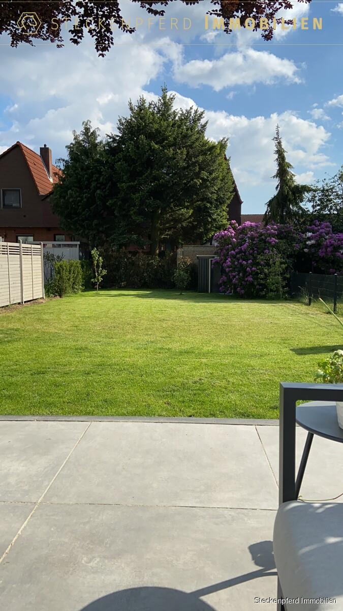 Mit großem Privatgarten