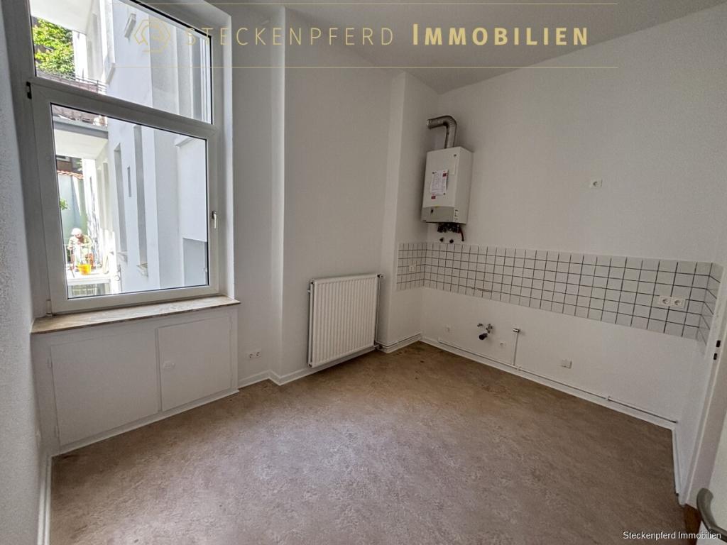 Besichtigung Mittwoch 16Uhr! Stilvoll renovierte Altbauwohnung mit Balkon in begehrter Südstadtlage! - Photo 1