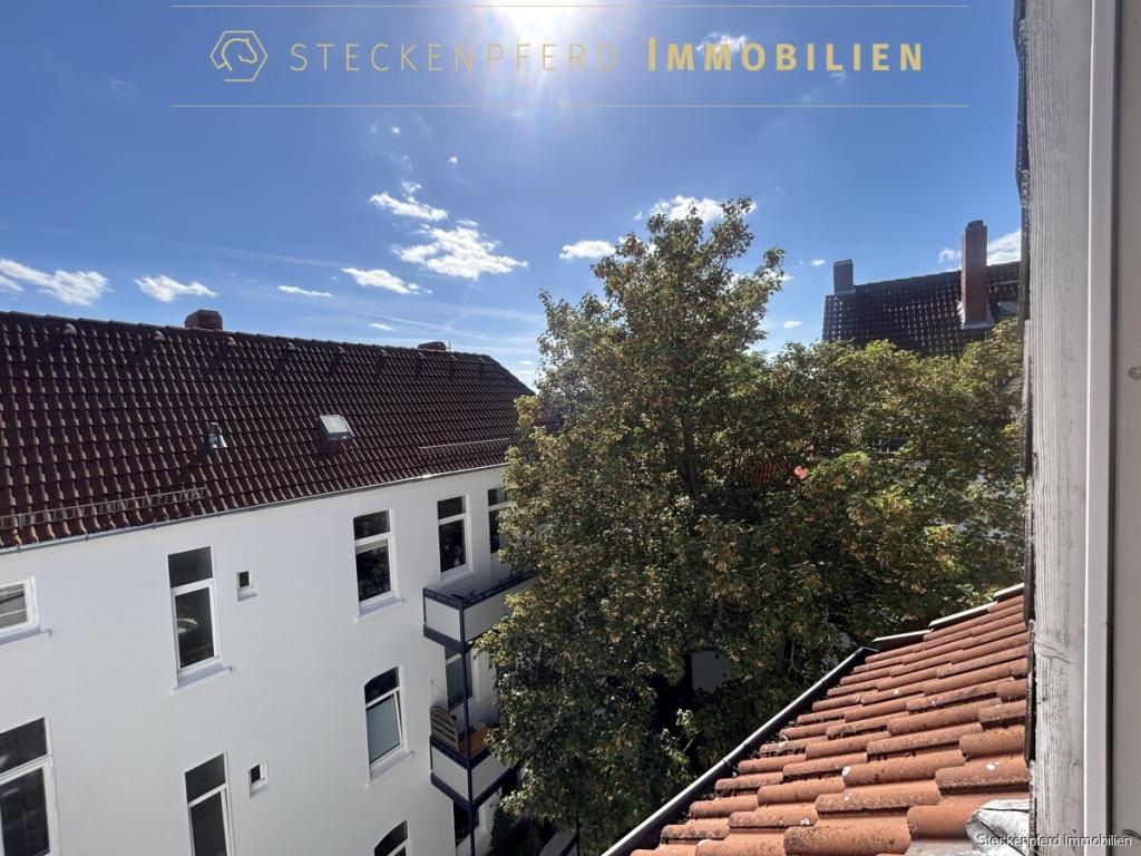 Erstbezug nach Sanierung ! Charmante 3-Zimmer-DG-Wohnung in der Südstadt - Photo 4