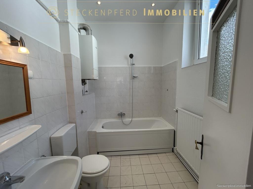 Altbauflair in der Südstadt: Großzügige, sanierte 2-Zimmer-Wohnung mit XL-Sonnenbalkon ! - Photo 5