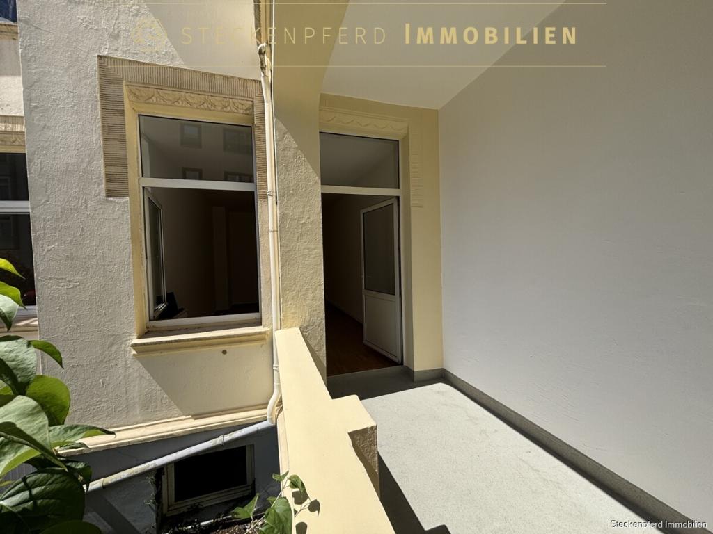 Stilvoll renovierte Altbauwohnung mit Balkon in begehrter Südstadtlage! - Foto 3