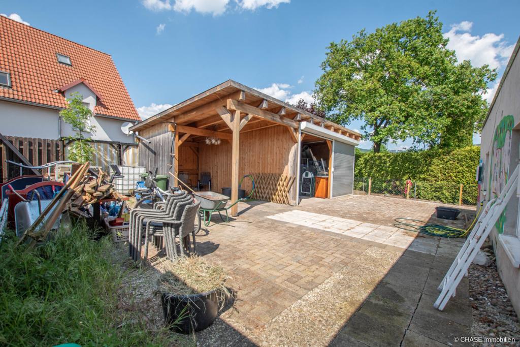 Hinterhof mit Carport