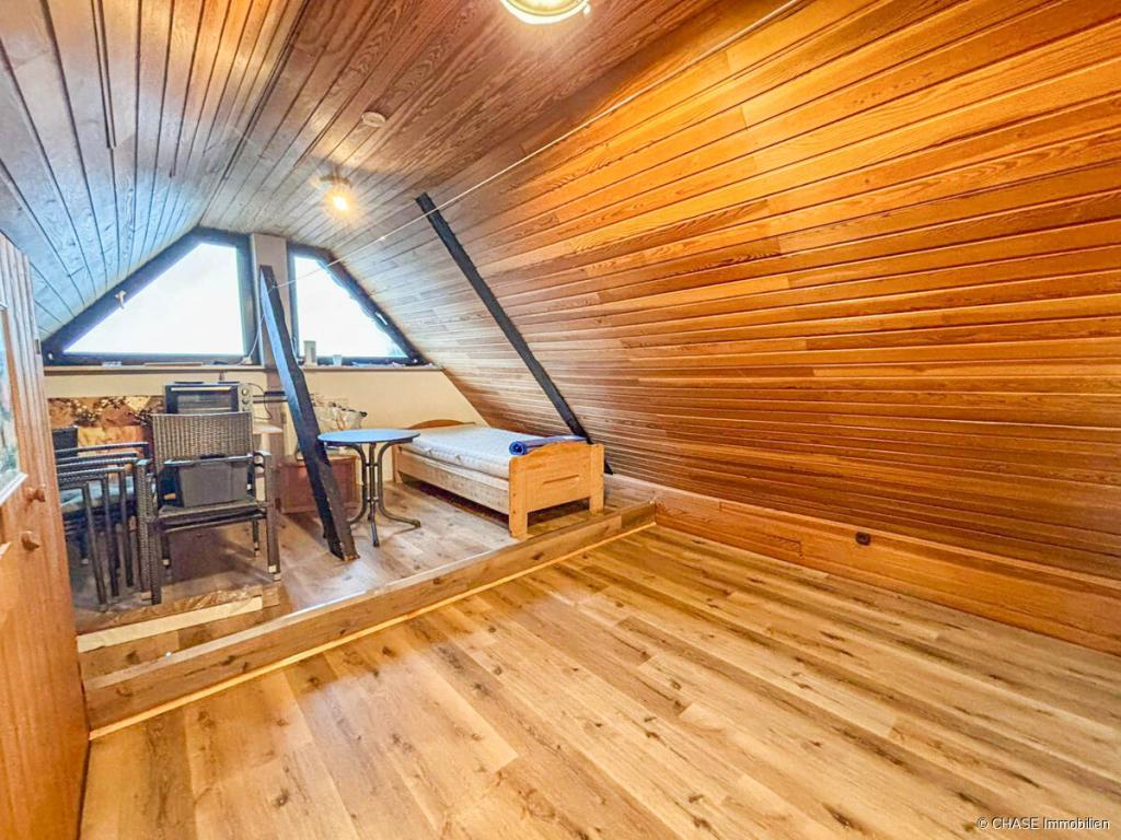 Dachgeschoss-/Monteurwohnung auf dem Hagen ohne Küche - Ruhiges Wohnen bei Bad Pyrmont! - Photo 2