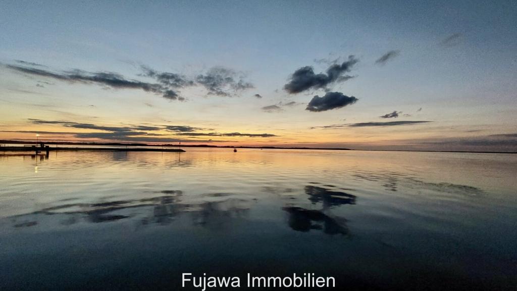 Sonnenuntergang im Hafendorf Müritz