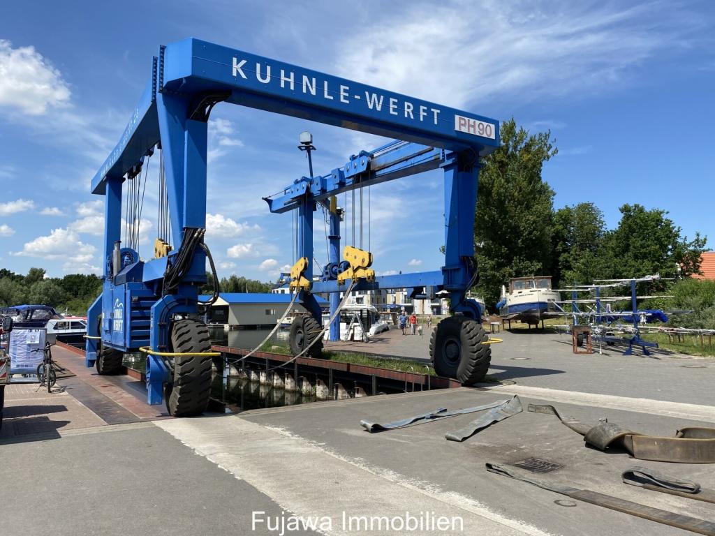 Krananlage im Hafen 