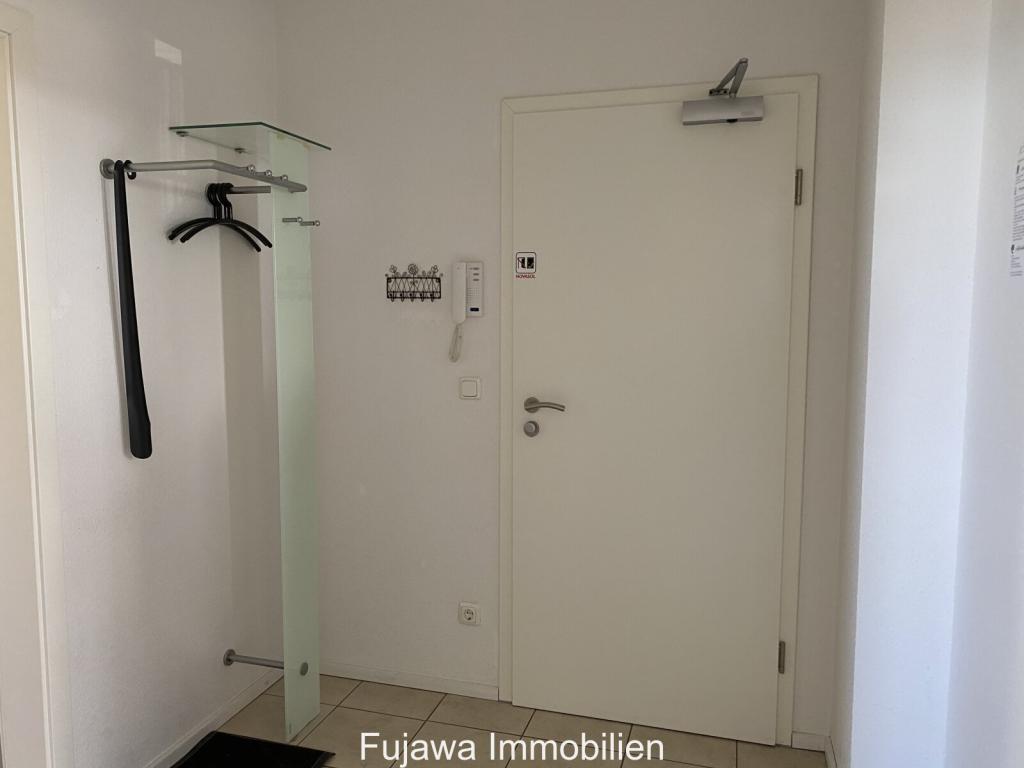 Flur - Wohnungseingangstür mit Freisprecheinrichtung