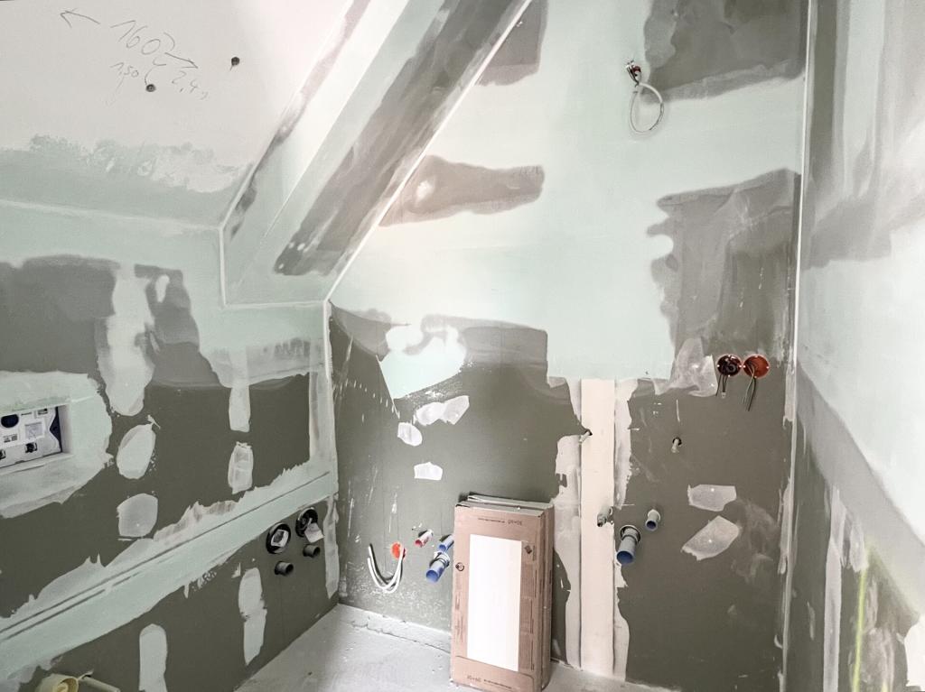 Erstbezug nach Umbau/Sanierung! 3-Zimmer-Dachgeschosswohnung in Zentrumslage - Photo 3