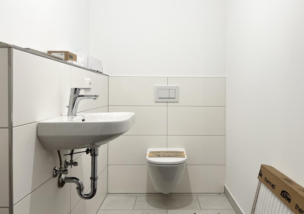 Erstbezug nach Umbau/Sanierung! 5-Zimmer-Wohnung in Zentrumslage - Photo 2