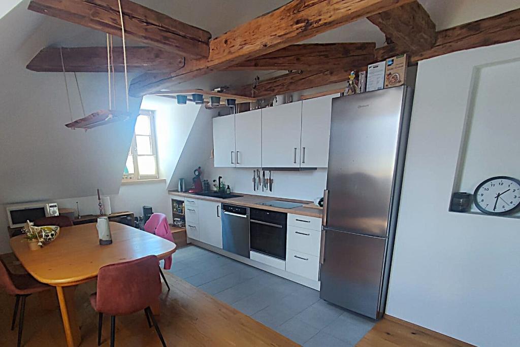 Traumhafte 2,5-Zimmer-Dachgeschosswohnung in Zentrumslage - Foto 1