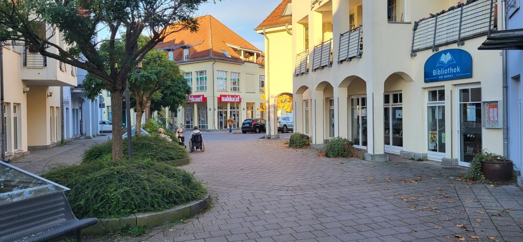 Straßenansicht zum Laden