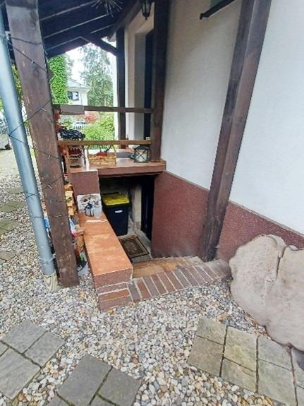 Kellerzugang außen