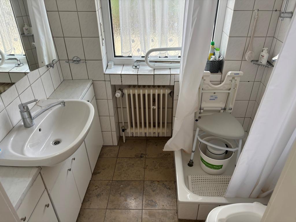 EG Gäste-WC und Dusche