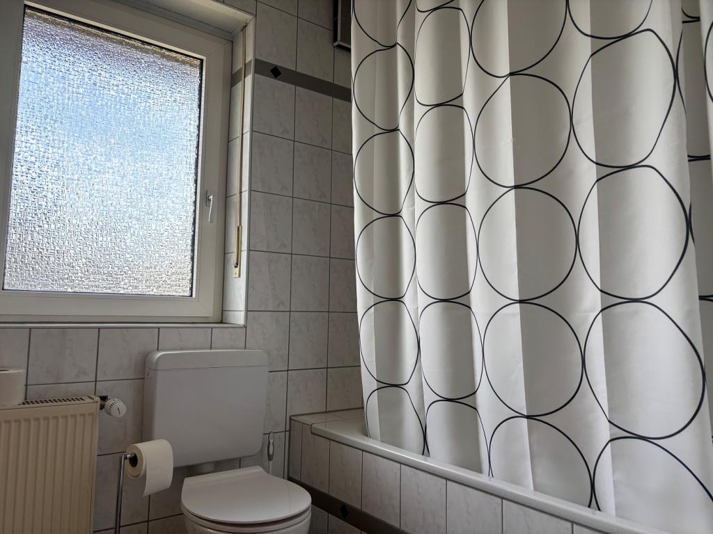 OG Bad mit Wanne Bild I