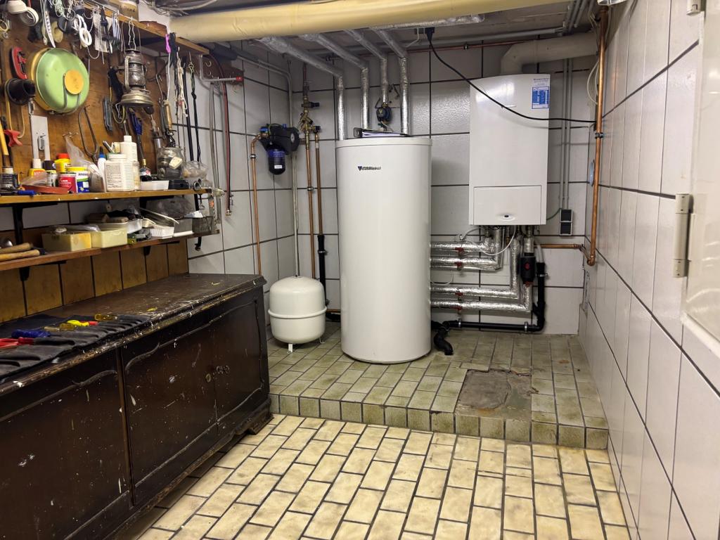 UG Heizung - Warmwasserspeicher
