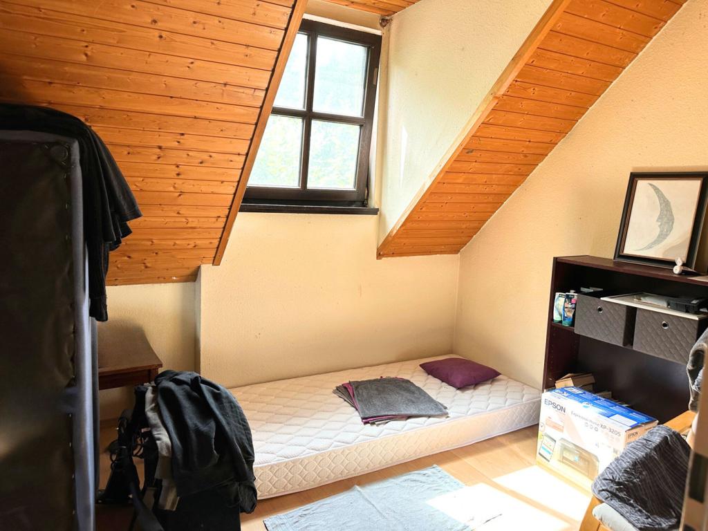 Schlafzimmer 2 im Dachgeschoss Bild 2