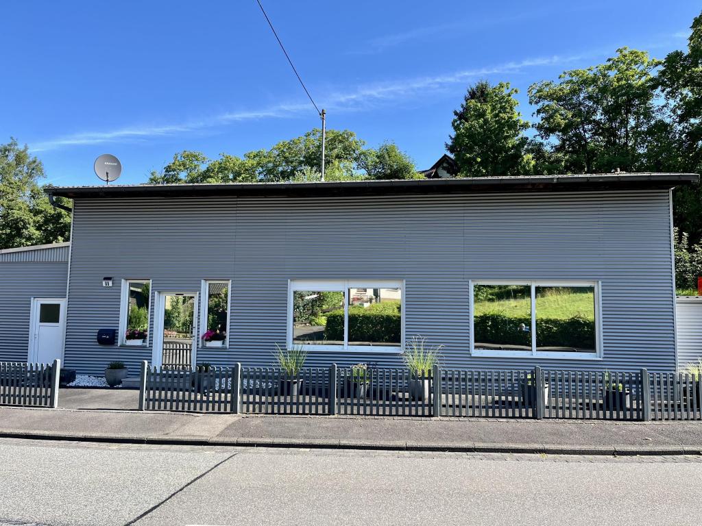 Straßenansicht