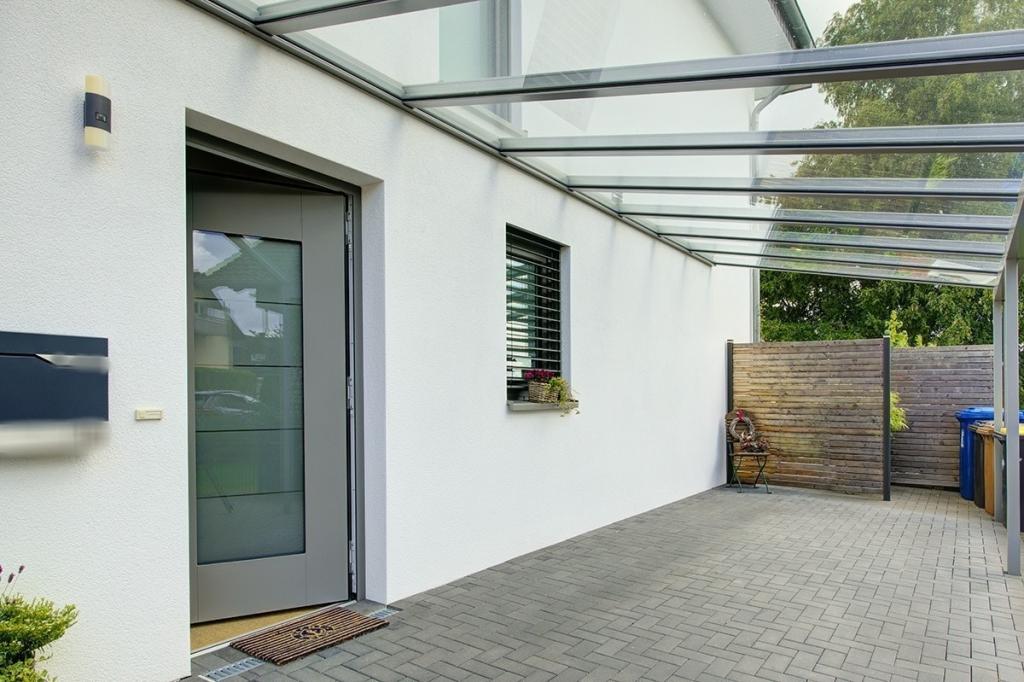 Eingangsbereich/Carport