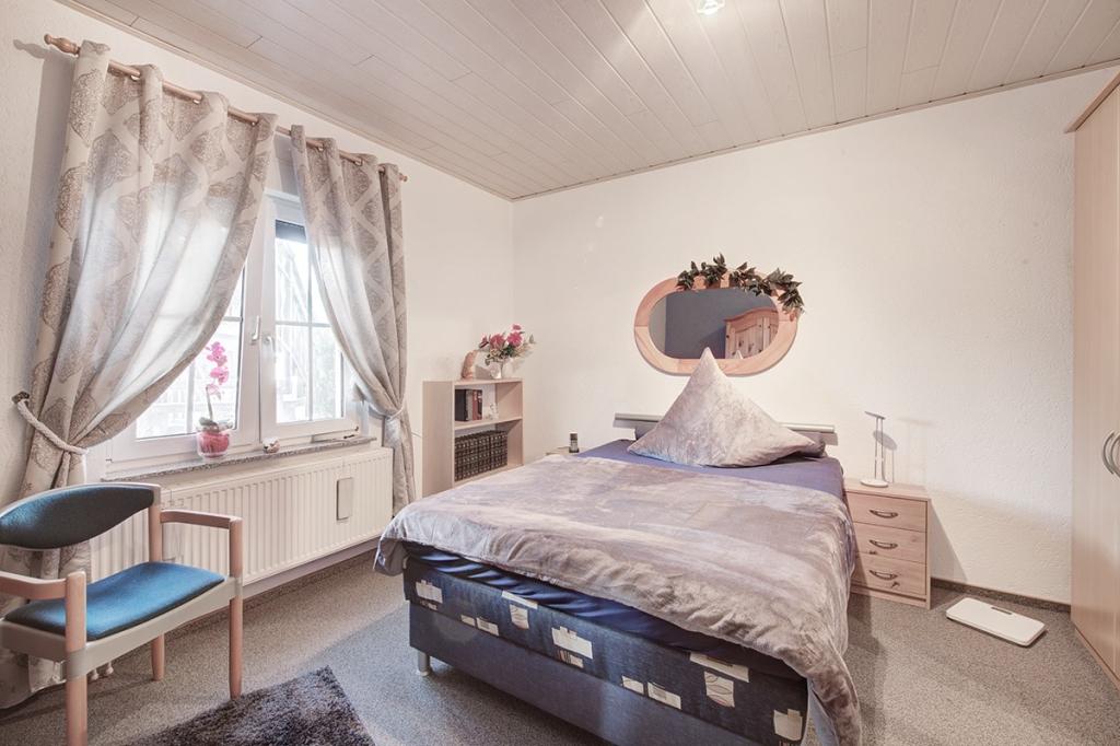 Schlafzimmer Wohnung Untergeschoss