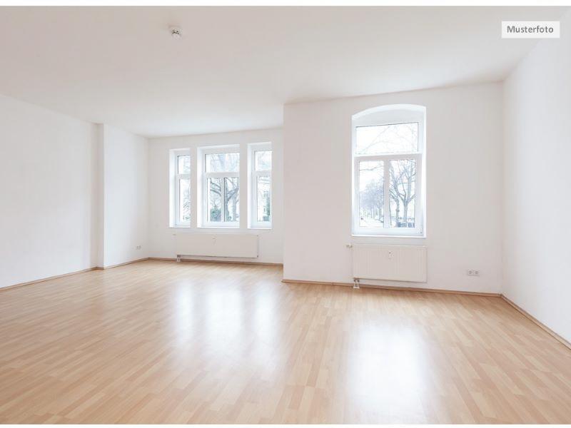 Provisionsfrei Etagenwohnung in 47877 Willich, Parkstr.