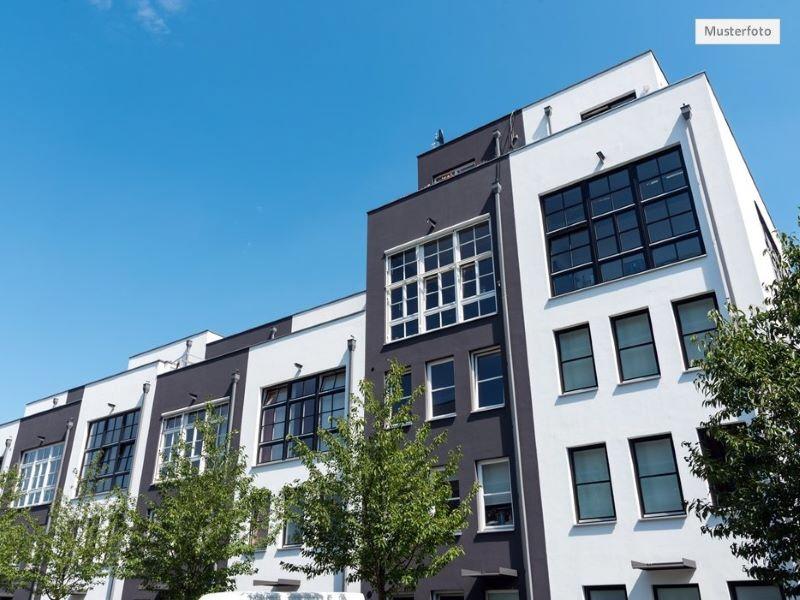Provisionsfrei Dachgeschosswohnung in 65195 Wiesbaden, Nettelbeckstr.