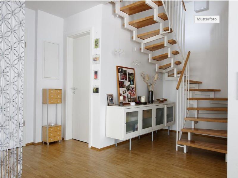 Provisionsfrei Etagenwohnung in 52222 Stolberg, Burgherrenstr.